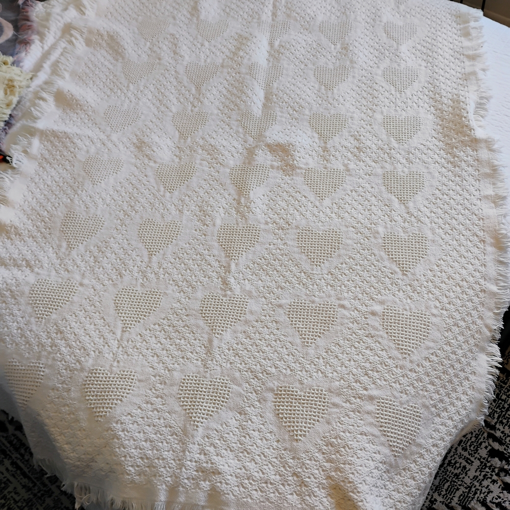 Cream Heart Vintage 90s Patterned Throw Blanket Cottage core